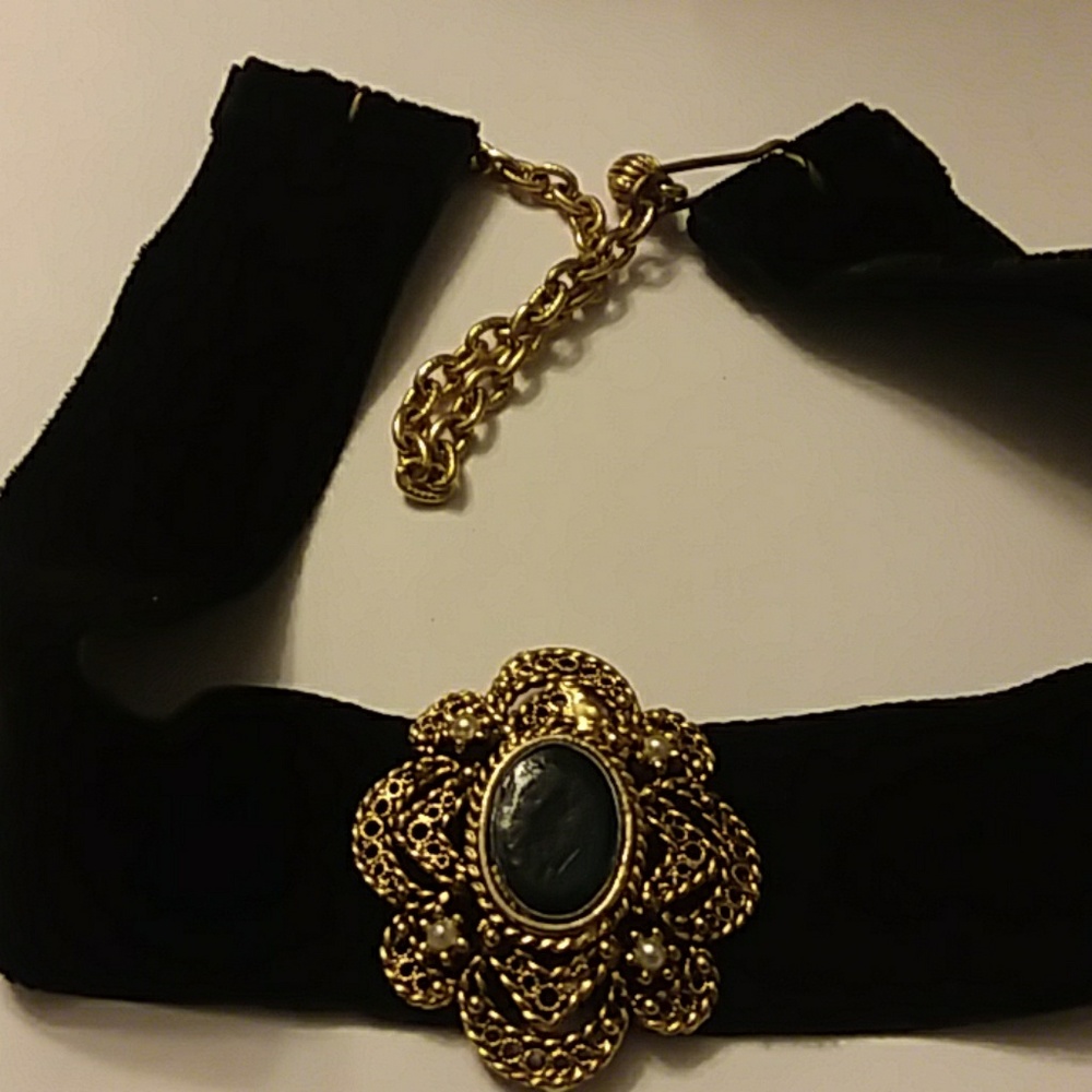 Jewelry - Picture 3 of 3